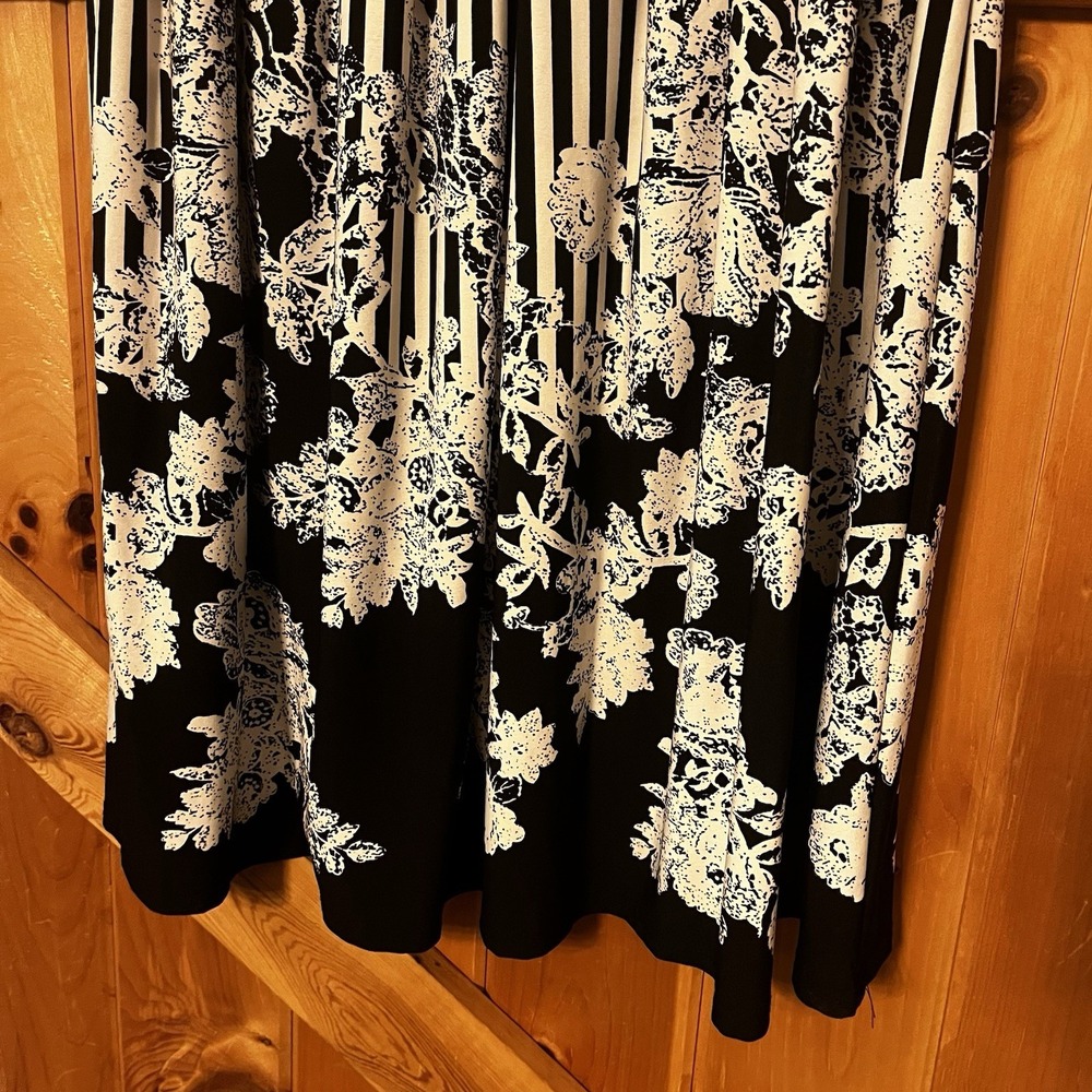 Kathy Roberts Womens Dress Size 16 Black & White Floral Sleeveless - Picture 6 of 13